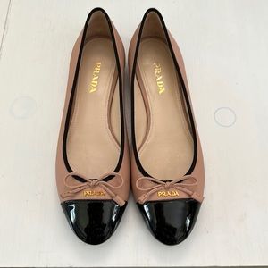 Prada tan/black flats with bows (38.5,) 8.5